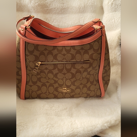 Coach Dark Brown Shoulder Bag with Gold Hardware - Picture 4 of 7